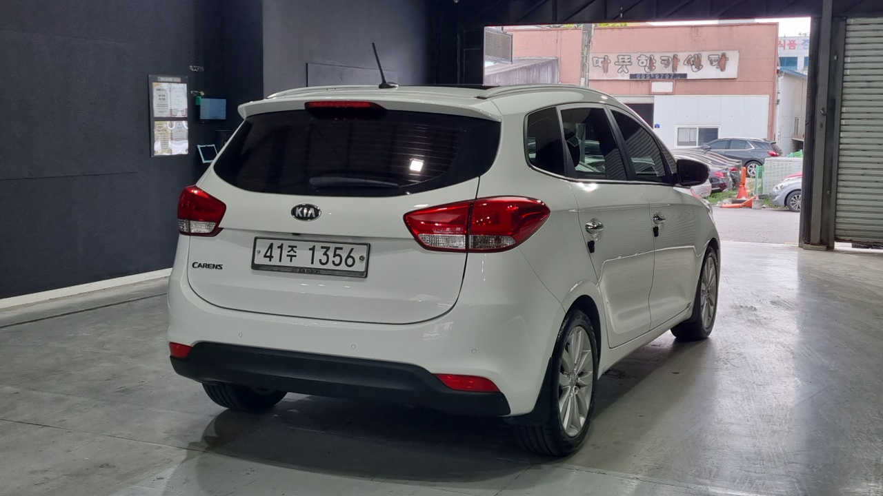 Kia Carens 2.0 LPi Prestige — пробег 124 833 км — фото 2 из 5