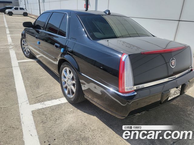 Cadillac DTS 4.6L V8 — пробег 302 924 км — фото 4 из 5