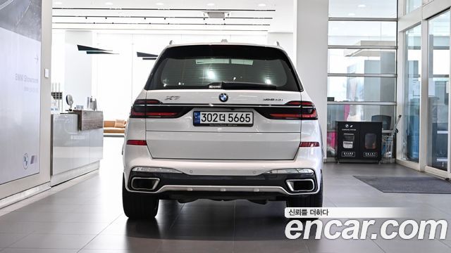 BMW X7 xDrive 40i M Sport 7STR — пробег 117 222 км — фото 4 из 5