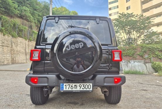 Jeep Wrangler 2.0 Overland Power Top 4Door — пробег 10 680 км — фото 5 из 5