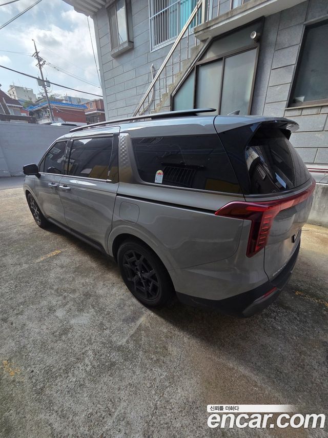 Kia Carnival Gasoline 9-Seater Gravity — пробег 24 000 км — фото 4 из 5