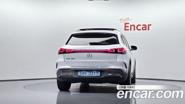 Mercedes-Benz EQA EQA250 AMG Package Plus — пробег 126 769 км — фото 4 из 5