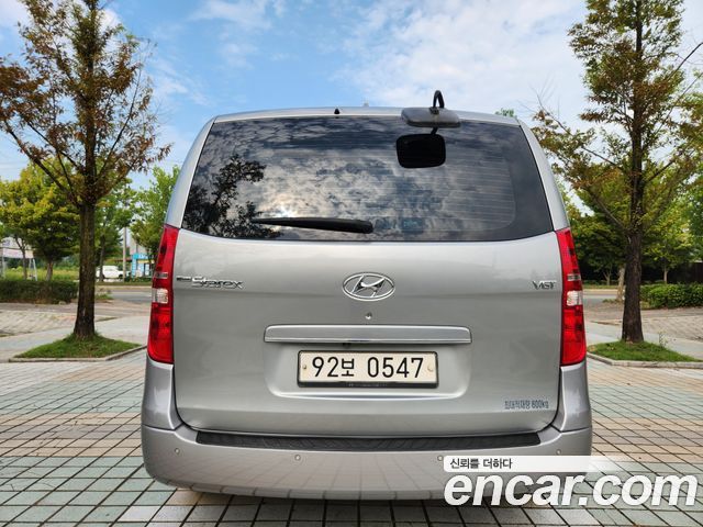 Hyundai Starex Van 3-Seater Smart — пробег 251 000 км — фото 4 из 5