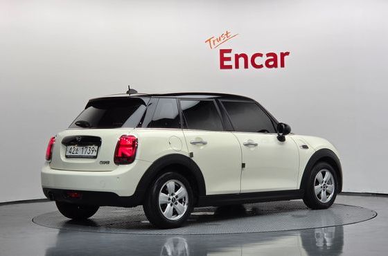 Mini Cooper 5Door Standard 3rd — пробег 43 955 км — фото 2 из 5
