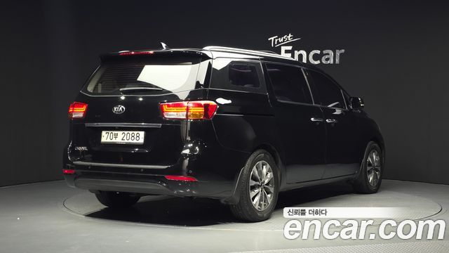 Kia Carnival из Кореи Encar
