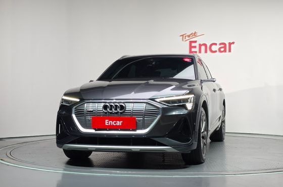 Audi e-tron 55 Quattro Sportback — пробег 86 304 км — фото 3 из 5