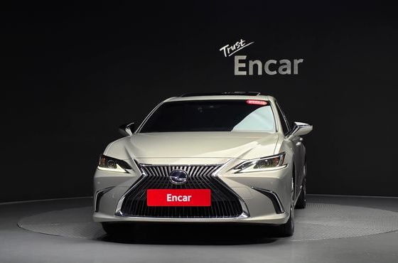 Lexus ES Luxury Plus — пробег 86 584 км — фото 3 из 5