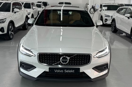 Volvo V60 B5 Ultra AWD — пробег 1 711 км — фото 3 из 5