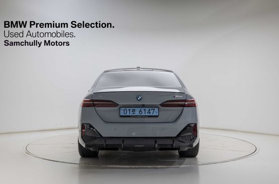BMW i5 M60 xDrive — пробег 7 870 км — фото 3 из 5