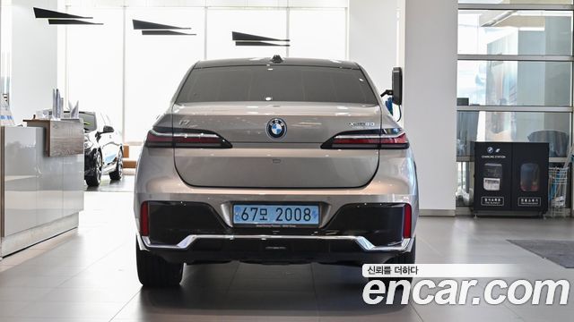 BMW i7 xDrive 60 M sport — пробег 32 809 км — фото 3 из 5
