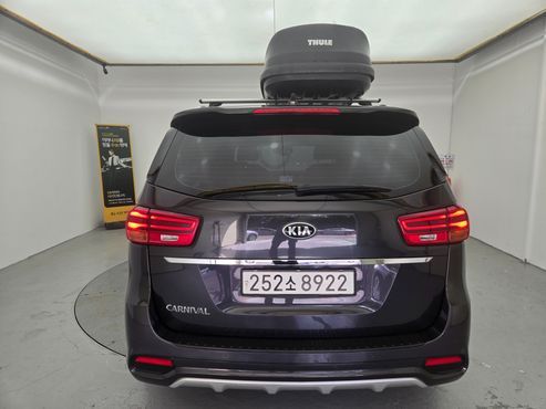 Kia Carnival 9-Seater Prstige — пробег 140 000 км — фото 4 из 5