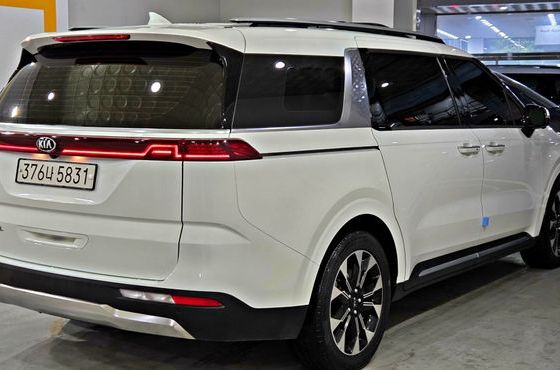 Kia Carnival Diesel 9-Seater Signature — пробег 99 583 км — фото 4 из 5