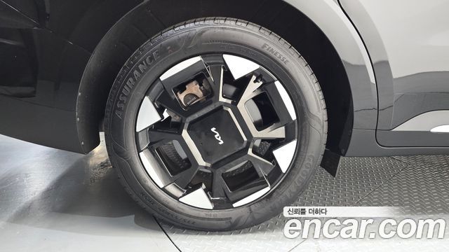 Kia Carnival Gasoline 9-Seater Noblesse — пробег 17 000 км — фото 5 из 5