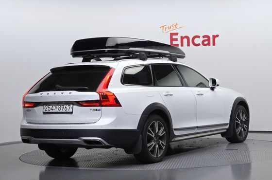 Volvo V90 T5 Pro AWD — пробег 82 351 км — фото 2 из 5