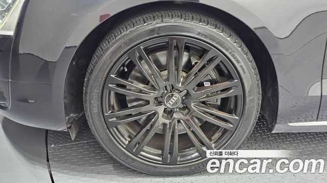 Audi A8 4.2 FSI Quattro LWB D4 — пробег 130 184 км — фото 5 из 5