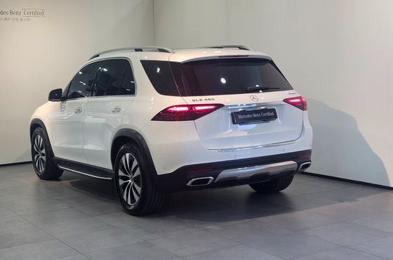 Mercedes-Benz GLE-Class GLE450 4MATIC — пробег 3 046 км — фото 2 из 5