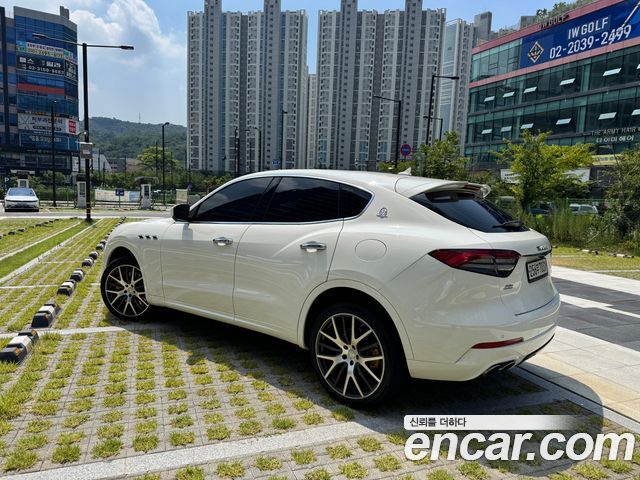 Maserati Levante 3.0 S AWD Sport — пробег 108 191 км — фото 3 из 5