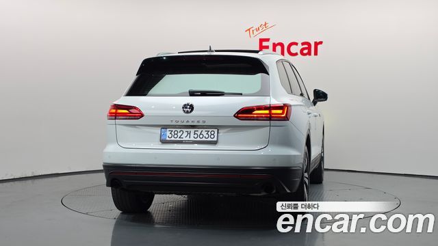 Volkswagen Touareg 3.0 TDI Premium — пробег 100 033 км — фото 4 из 5