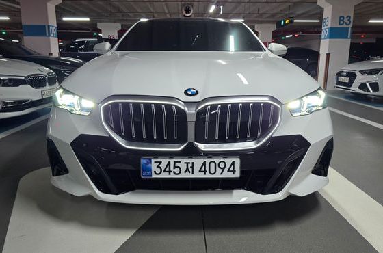 BMW 5-Series 523d xDrive M Sport — пробег 3 937 км — фото 3 из 5
