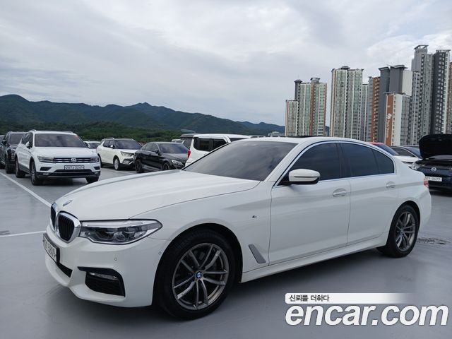 BMW 5-Series 520d xDrive M Sport Package — пробег 193 942 км — фото 1 из 5