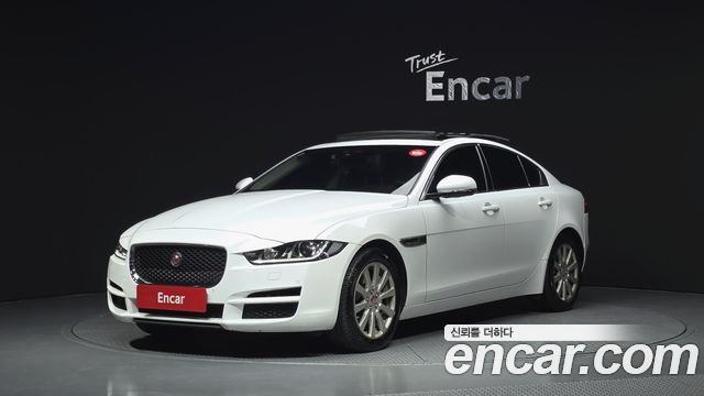 Jaguar XE 20t Prestige — пробег 92 401 км — фото 1 из 5