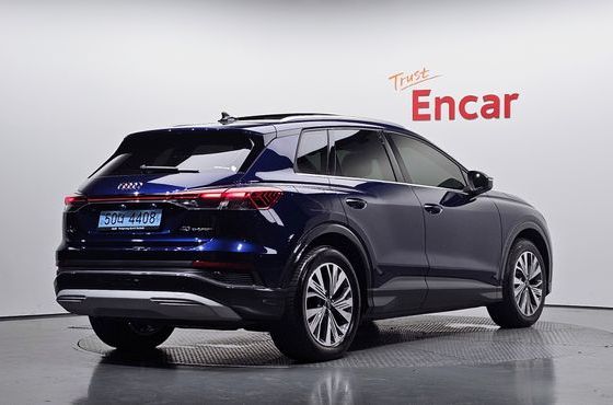 Audi Q4 e-tron 45 Premium — пробег 16 813 км — фото 2 из 5