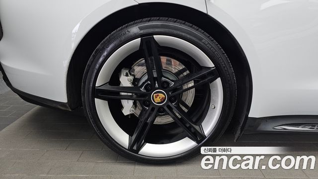 Porsche Taycan из Кореи Encar
