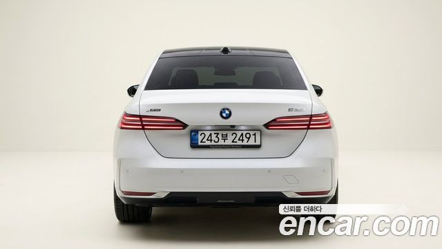BMW 5-Series 530i xDrive — пробег 7 952 км — фото 4 из 5