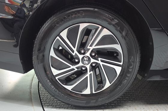 Hyundai Sonata Premium — пробег 79 879 км — фото 5 из 5