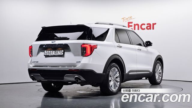 Ford Explorer 2.3 LimIted 4WD — пробег 92 720 км — фото 2 из 5