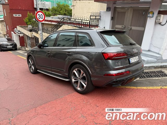 Audi Q7 55 TFSI Quattro Premium — пробег 54 000 км — фото 5 из 5