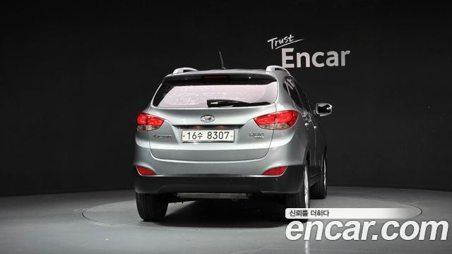 Hyundai Tucson Diesel 2WD LX20 Smart-Pack — пробег 204 701 км — фото 4 из 5