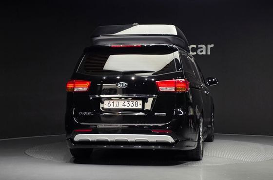 Kia Carnival 9-seater Hi-Limousine Noblesse — пробег 120 744 км — фото 4 из 5