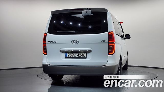 Hyundai Starex Urban 9-Seater Exclusive — пробег 95 944 км — фото 4 из 5