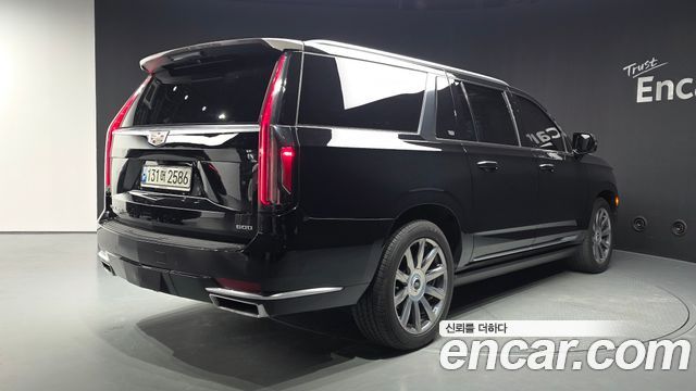 Cadillac Escalade 6.2 ESV ESV Premium Luxury Platinum — пробег 59 283 км — фото 2 из 5