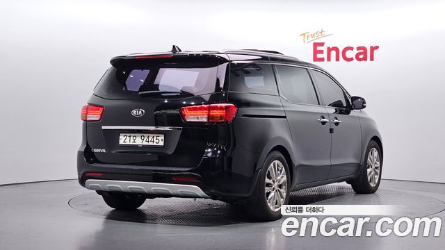 Kia Carnival из Кореи Encar