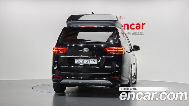 Kia Carnival из Кореи Encar