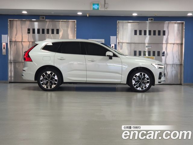 Volvo XC60 T8 Ultra Bright — пробег 2 053 км — фото 4 из 5