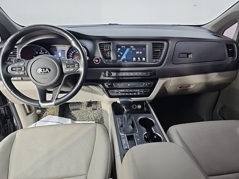 Kia Carnival 9-Seater Luxury — пробег 108 408 км — фото 5 из 5