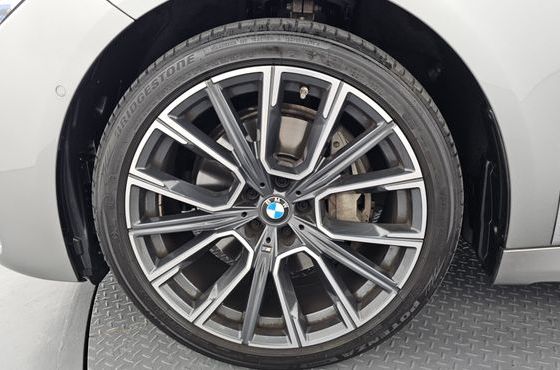 BMW 7-Series 740Li xDrive M Sport Package — пробег 23 858 км — фото 5 из 5