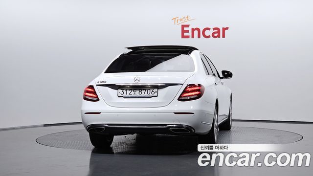 Mercedes-Benz E-Class из Кореи Encar