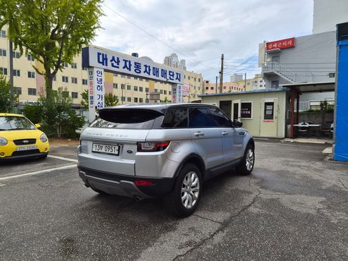 Land Rover Range Rover Evoque 2.0 TD4 SE — пробег 90 051 км — фото 2 из 5