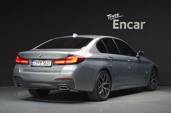 BMW 5-Series 530i xDrive M Sport Package — пробег 28 132 км — фото 2 из 5