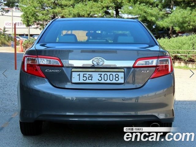 Toyota Camry 2.5 XLE — пробег 89 866 км — фото 4 из 5