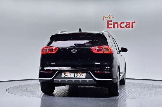 Kia Niro Noblesse — пробег 130 294 км — фото 4 из 5