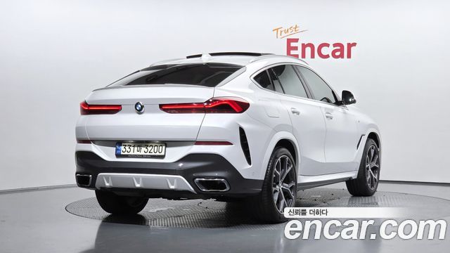 BMW X6 xDrive40i M Sport — пробег 43 112 км — фото 2 из 5