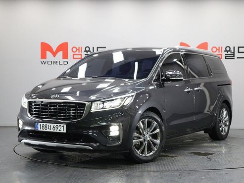Kia Carnival 9-Seater Noblesse Special — пробег 75 089 км — фото 1 из 5