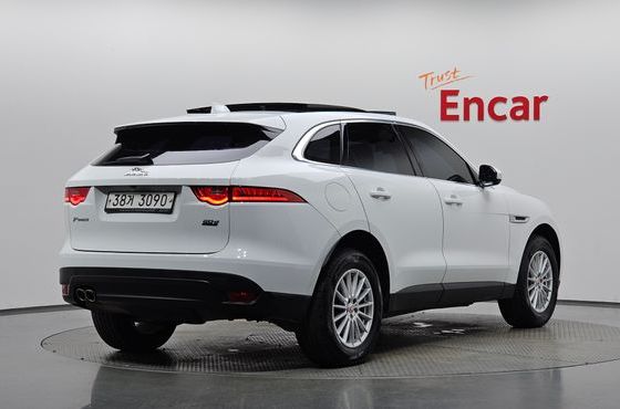 Jaguar F-PACE 20d Prestige — пробег 203 724 км — фото 2 из 5