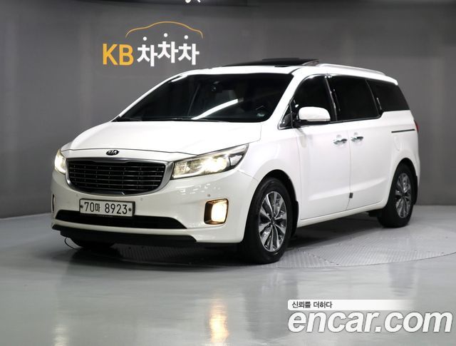Kia Carnival 11-seater Noblesse — пробег 134 649 км — фото 1 из 5