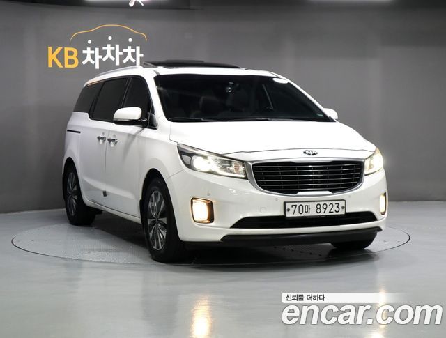 Kia Carnival 11-seater Noblesse — пробег 134 649 км — фото 2 из 5